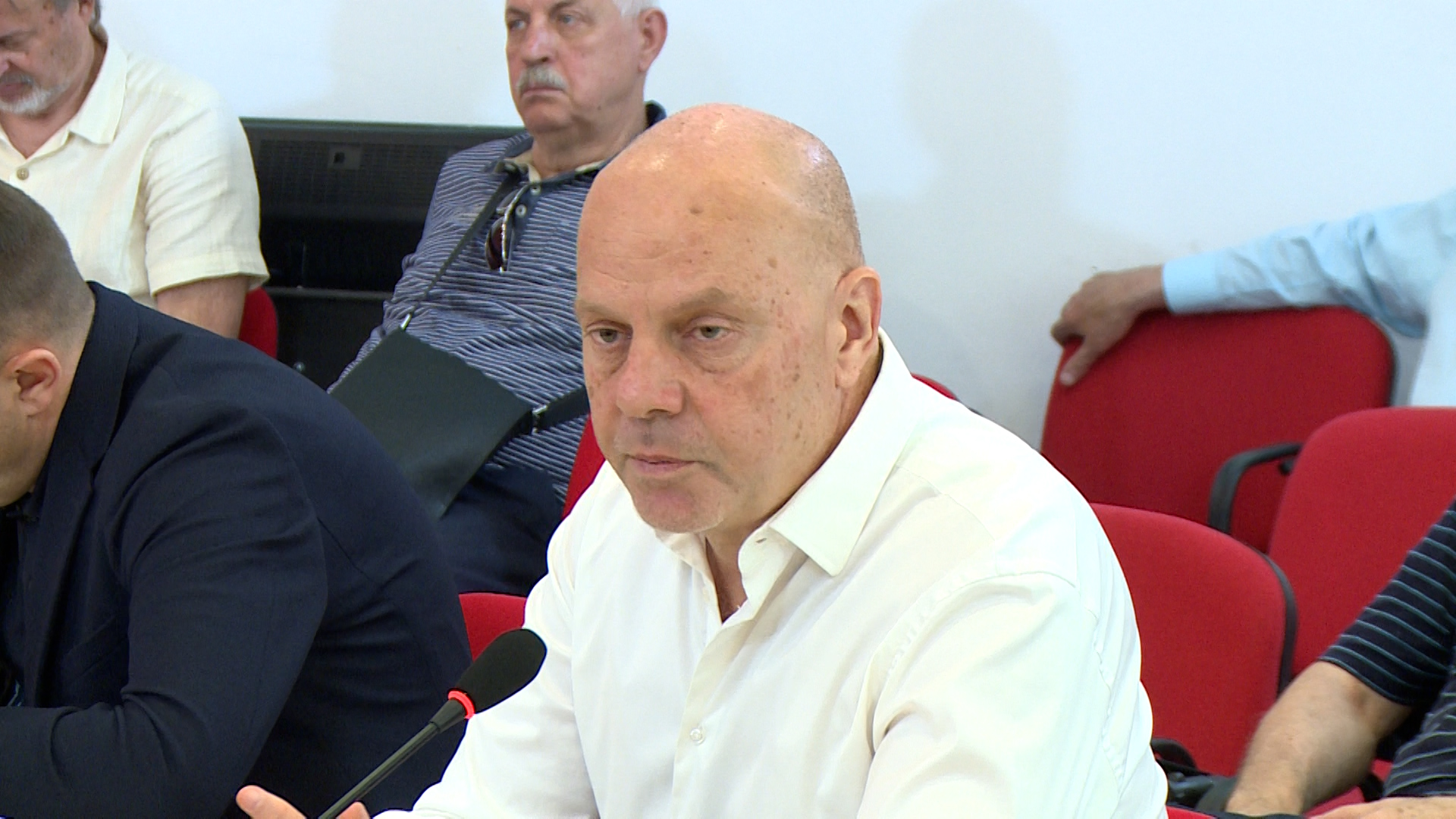 Beograd, Aleksandar Pavic ucesnik tribine, Radovan Karadzic je u britanskom kazamatu Beograd, Aleksandar Pavic ucesnik tribine, Radovan Karadzic je u britanskom kazamatu